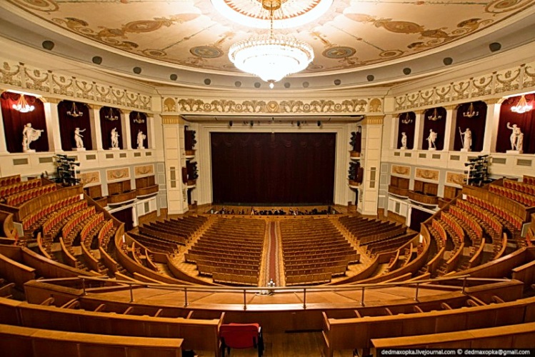 Театр Оперы и Балета - в зрительном зале.